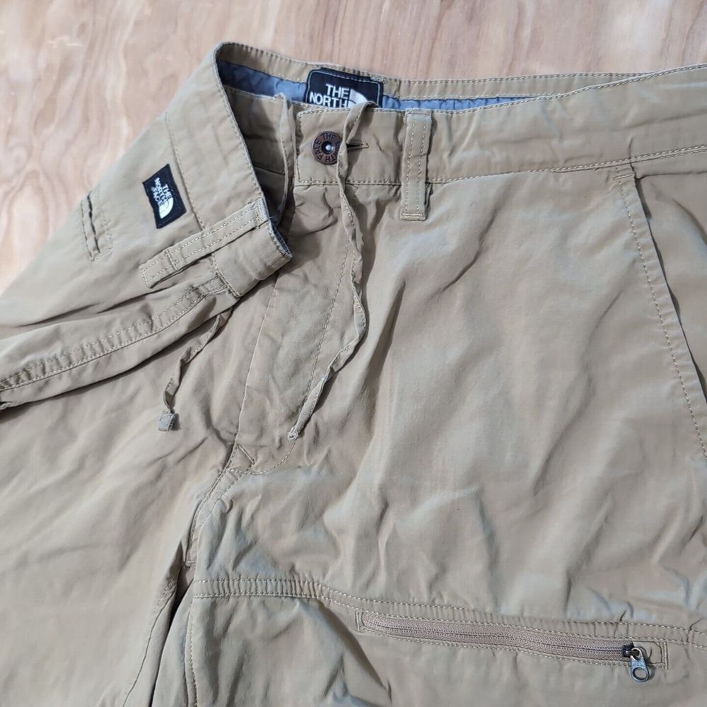 THE NORTH FACE Men's 32x9 Drawstring Nylon Blend Utility Hiking Shorts Beige